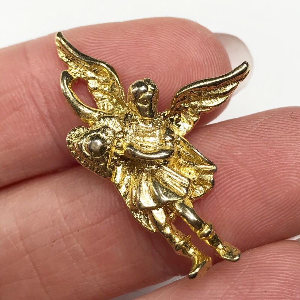 Vintage Kirks Folly Signed Archangel Angel Heart Wings Gold Tone Pin Brooch